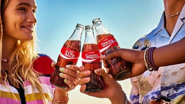 Chiến dịch “Share a Coke” mang lại thành công vang dội cho Coca-cola