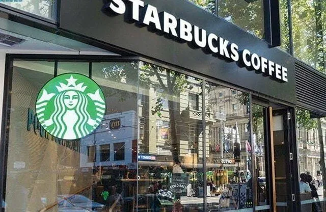 Starbucks đã xây dựng được hệ thống trên toàn thế giới nhờ sự khác biệt so với đối thủ Starbucks đã xây dựng được hệ thống trên toàn thế giới nhờ sự khác biệt so với đối thủ