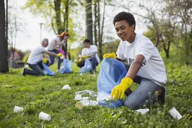 Community Service giúp doanh nghiệp tạo hình ảnh gần gũi với cộng đồng Community Service giúp doanh nghiệp tạo hình ảnh gần gũi với cộng đồng